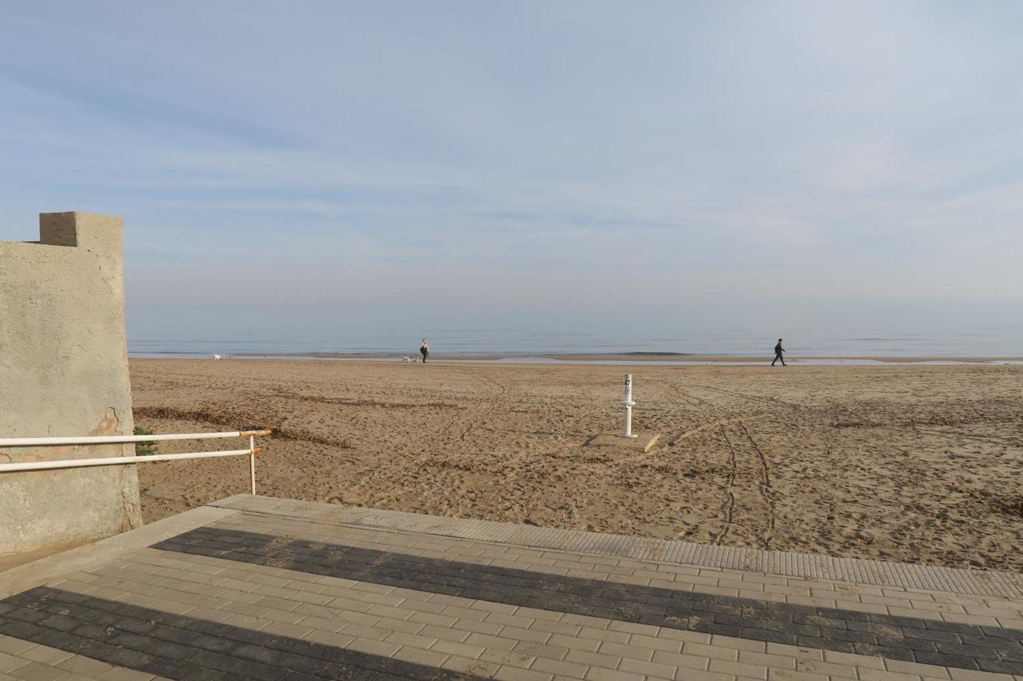 A 50 metros del mar Oliva Exterior foto
